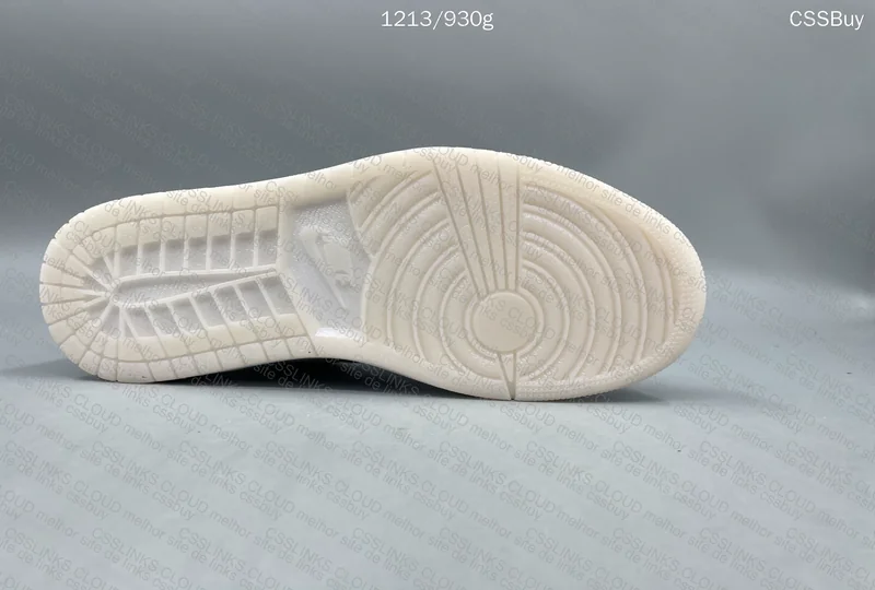 Air Jordan Low - SE Diamond 5