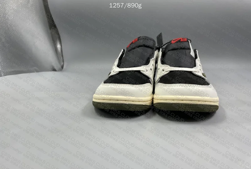 Air Jordan Low Travis Scott Olive 2