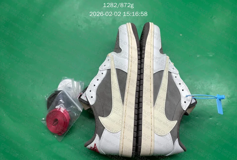 Air jordan low x Travis Scott 4