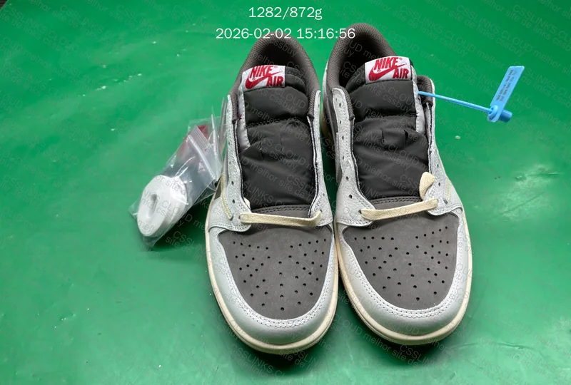Air jordan low x Travis Scott 8