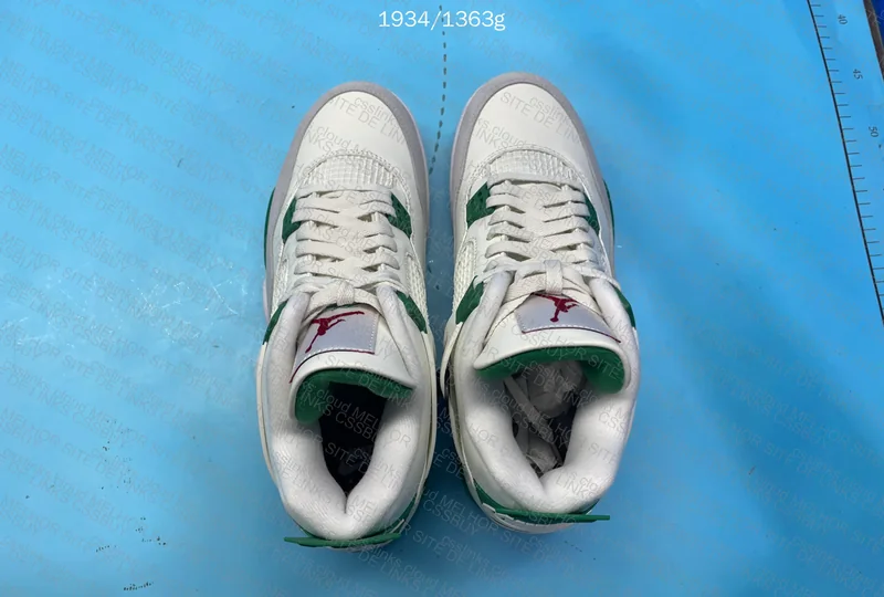 Air Jordan Pine Green 4