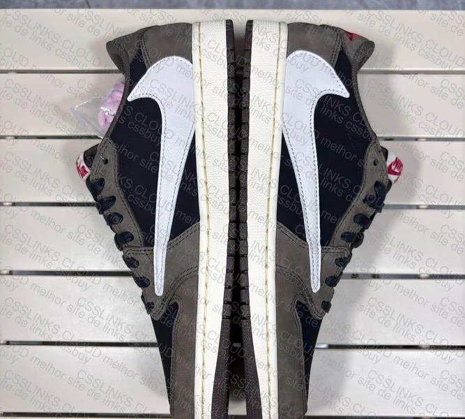 Air Jordan Travis Scott Mocha 3