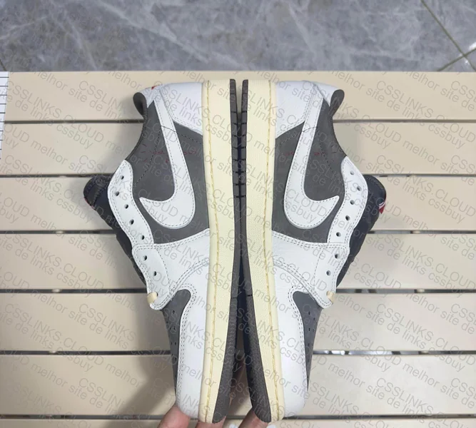 Air Jordan Travis Scott Reverse Mocha 2