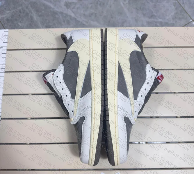 Air Jordan Travis Scott Reverse Mocha 3