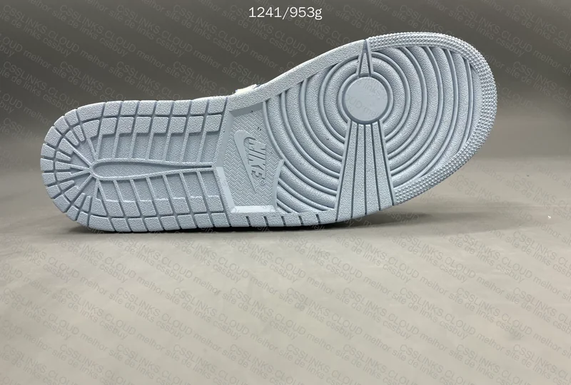 Air Jordan 1 LOW SE Reverse Ice Blue 7