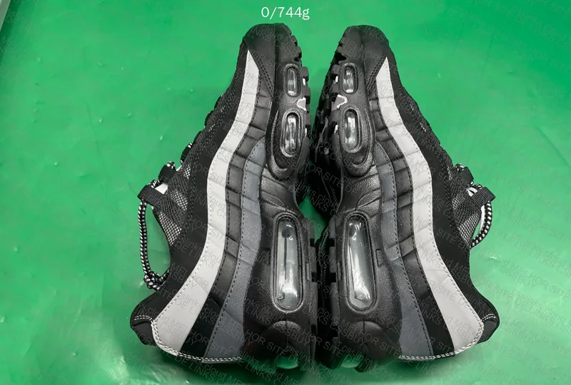 Air Max 95 Black Grey 3