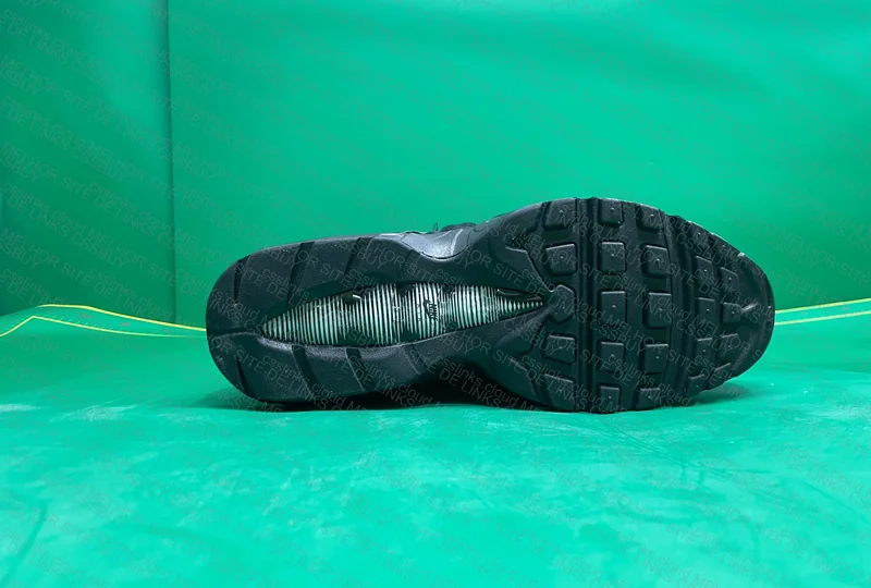 Air Max 95 CDG 6