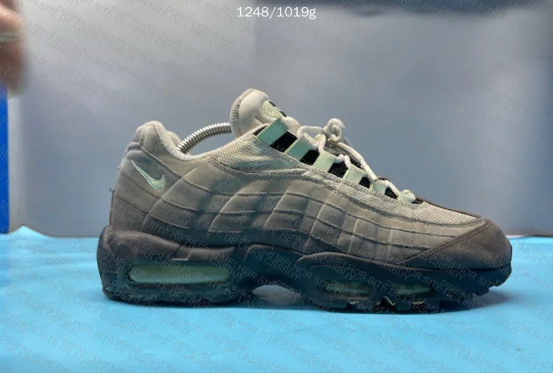 Air Max 95 Fresh Mint 4