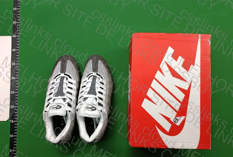 Air Max 95 Gray Gradient 2