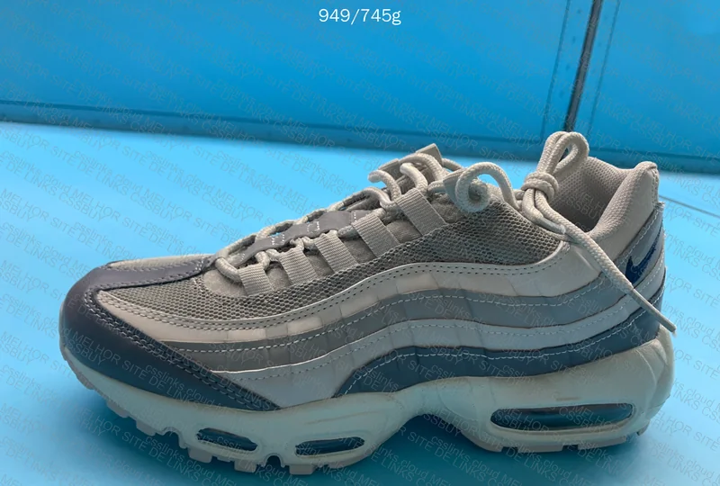 Air Max 95 Grey Light Green Gradient 2