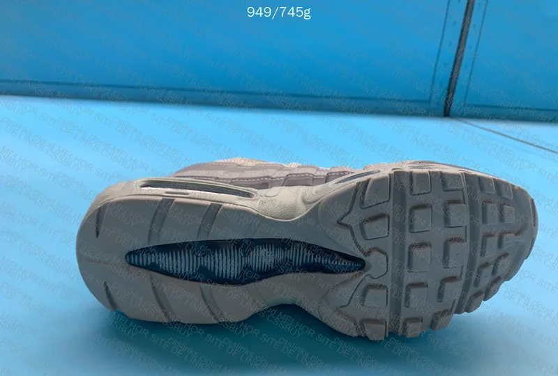 Air Max 95 Grey Light Green Gradient 4