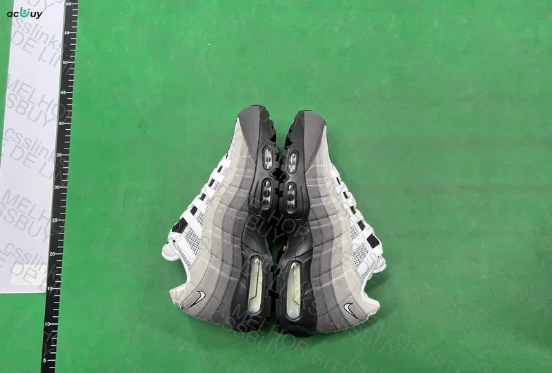 Air Max 95 Jewel Grey 2
