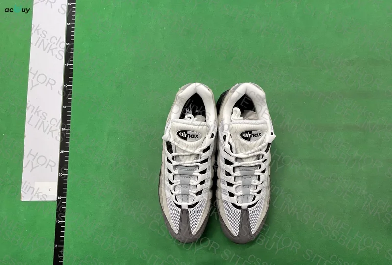 Air Max 95 Jewel Grey 5