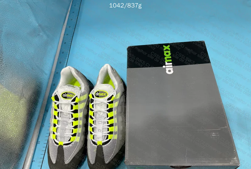 Air Max 95 'Neon' 6