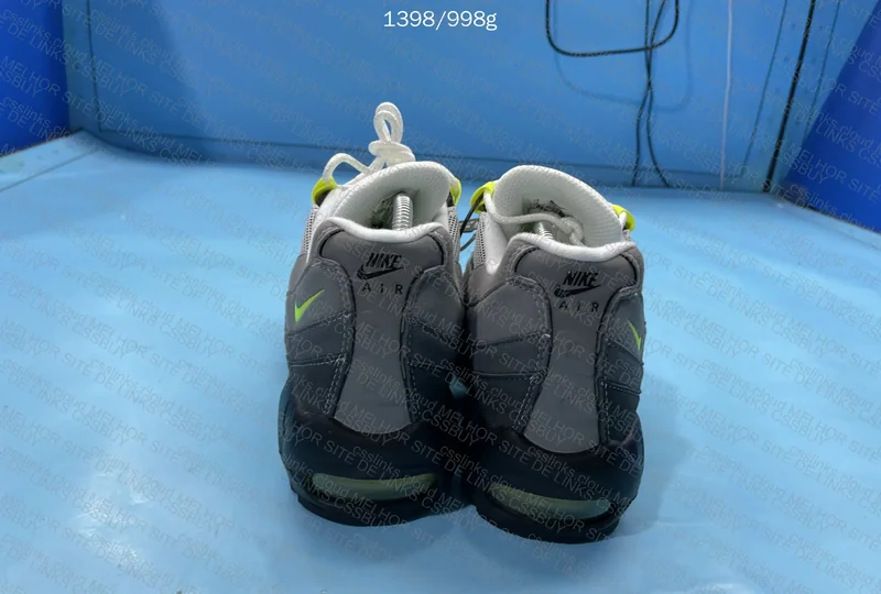 Air Max 95 Neon 4