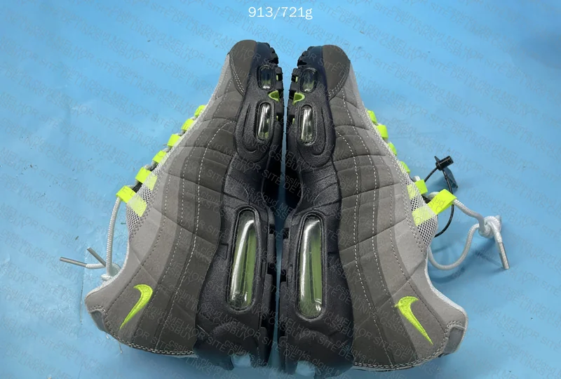Air Max 95 'Neon' 3