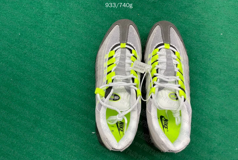 Air Max 95 'Neon' 9