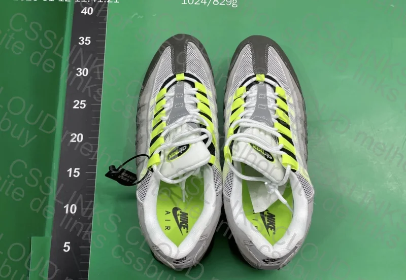 AIR MAX 95 NEON 3