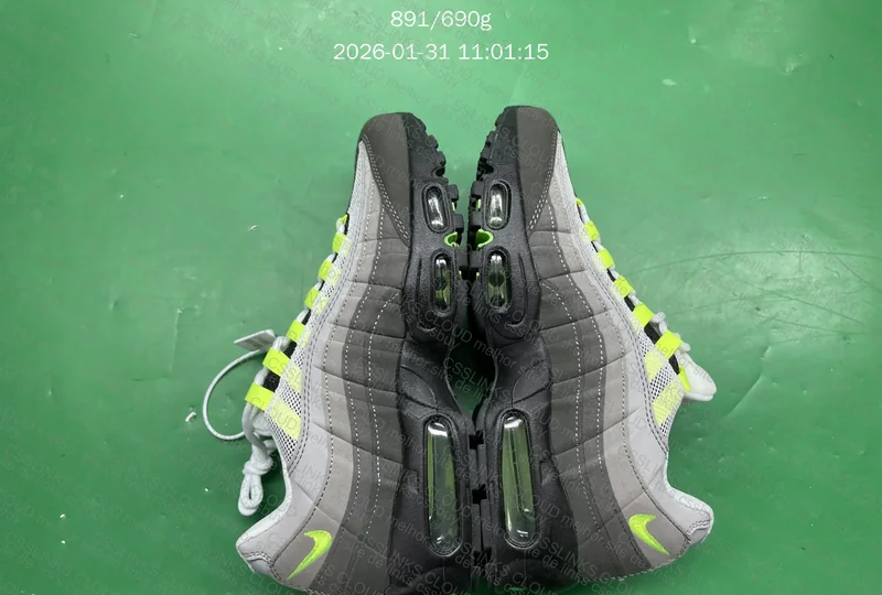 Air max 95 Neon 4