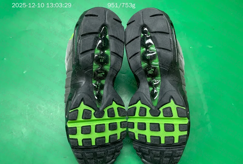 Air Max 95 Neon - Unsure About Pics 4
