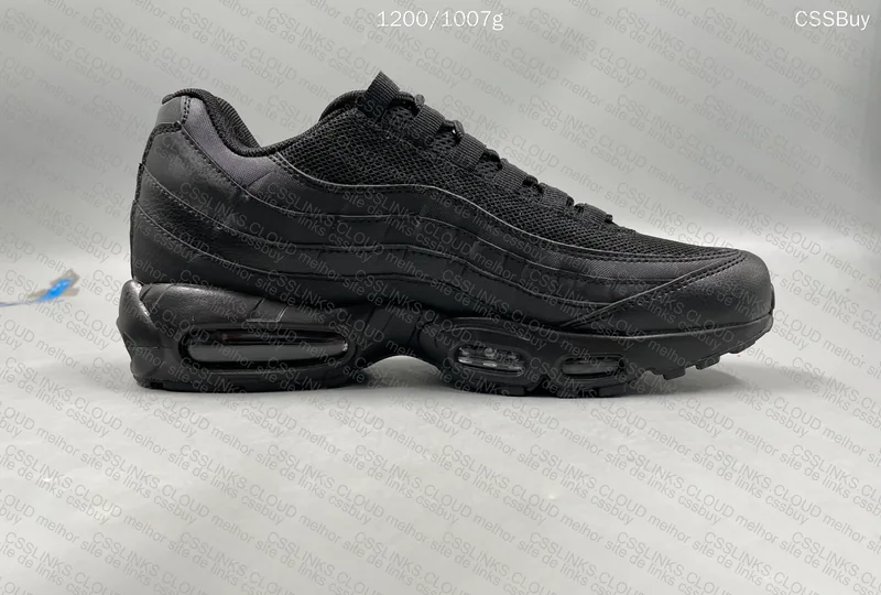 Air Max 95 Slightly Misaligned