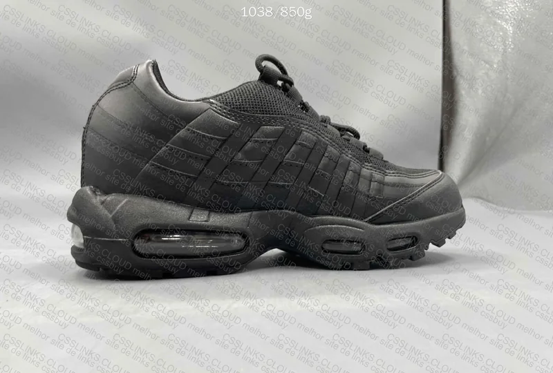 Air Max 95 Triple Black 4