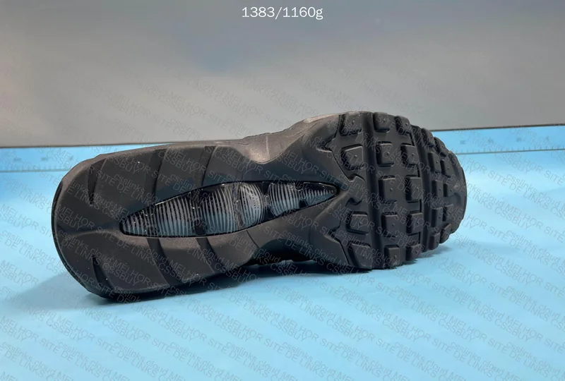 Air Max 95 Triple Black 3
