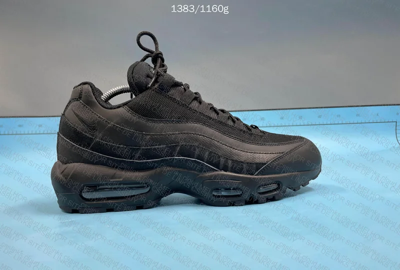 Air Max 95 Triple Black 4