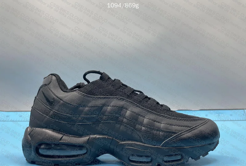 Air Max 95 Triple Black 4