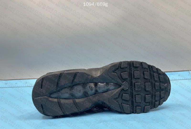 Air Max 95 Triple Black 5