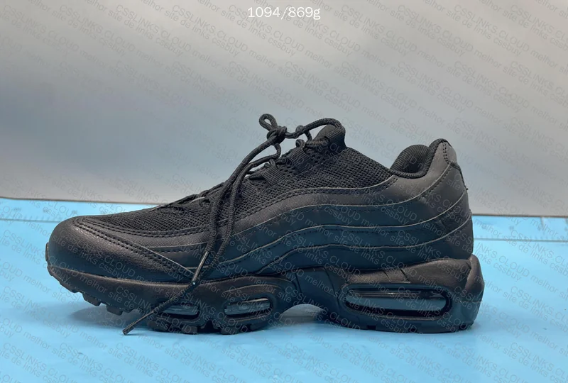 Air Max 95 Triple Black 9