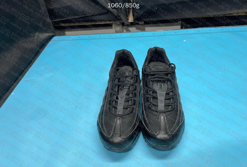 Air Max 95 Triple Black