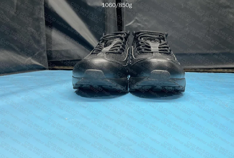 Air Max 95 Triple Black 2