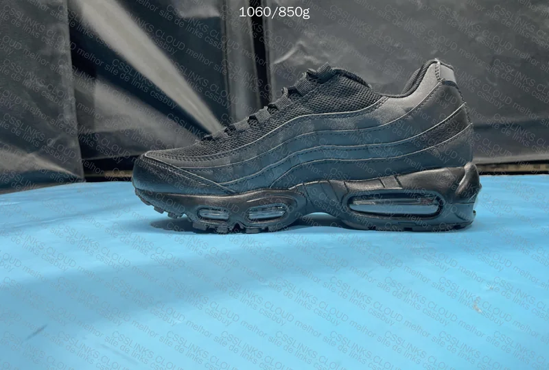 Air Max 95 Triple Black 5