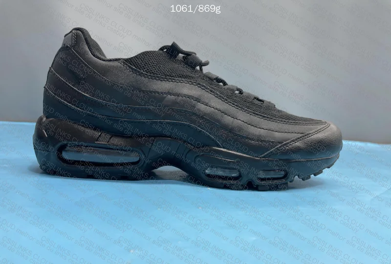 Air Max 95 Triple Black 5