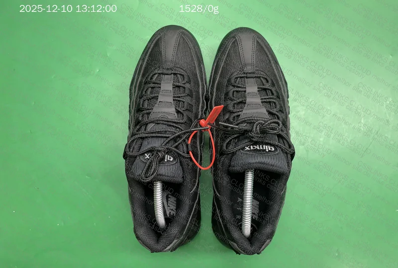 Air Max 95 Triple Black 3