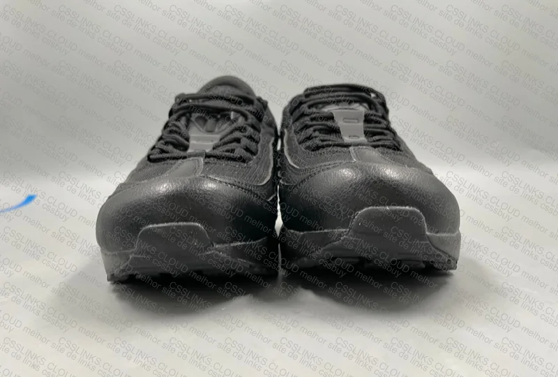 Air Max 95 Triple Black (with measurements) 2