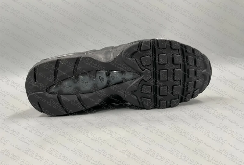 Air Max 95 Triple Black (with measurements) 8