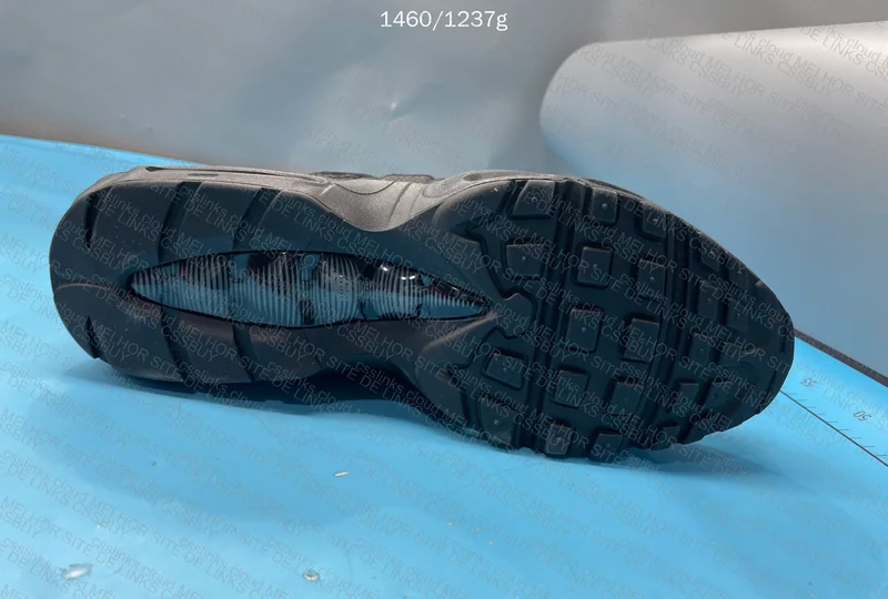 Air Max 95 Triple Black - GX 8