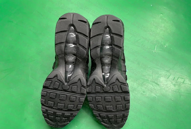 Air Max 95 Triple Black (GX) 7