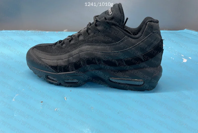 Air Max 95 Triple Black GX B 9