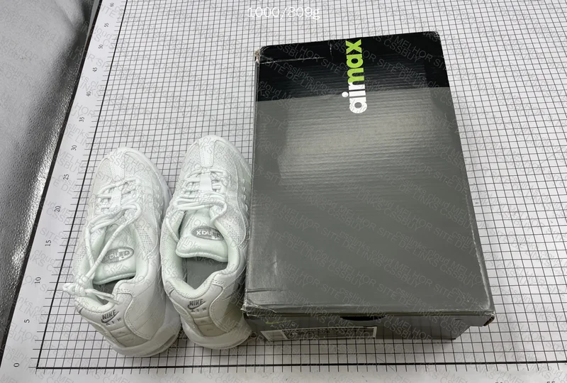 Air Max 95 Triple White GL? 8