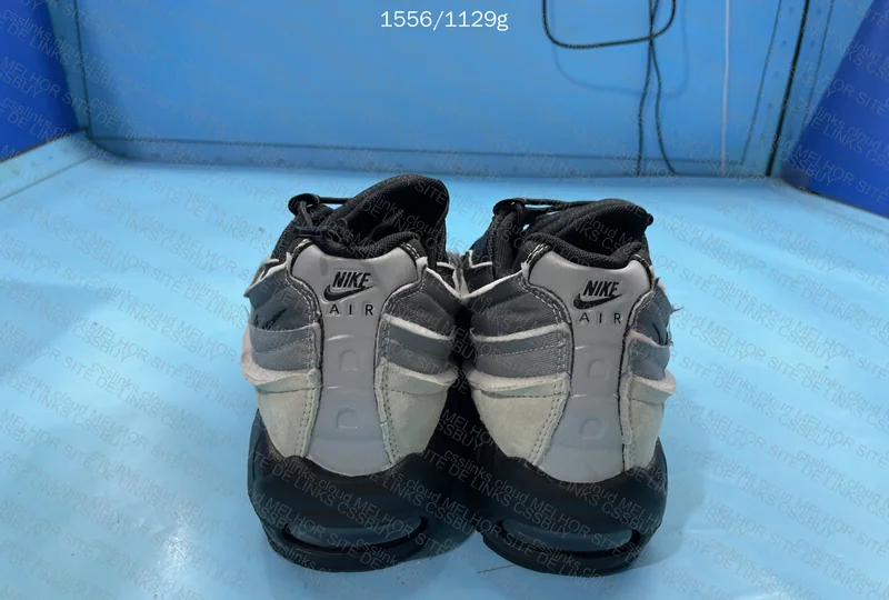 Air Max 95 x CDG 4