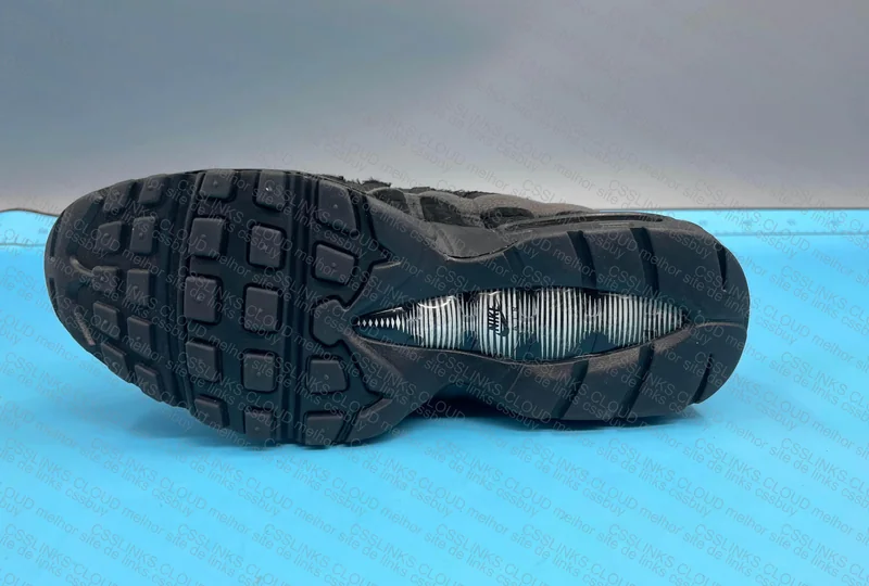 Air Max 95 x CDG Black 3