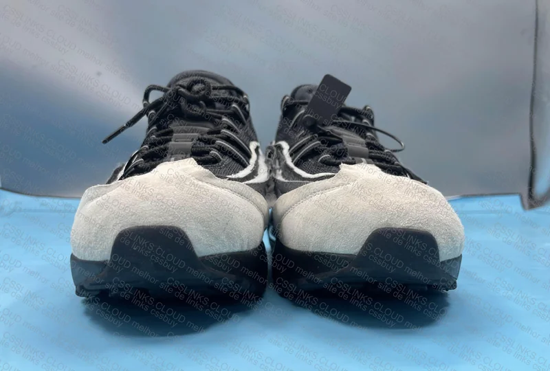 Air Max 95 x CDG White and Grey 2