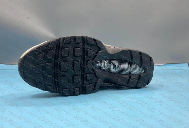 Air Max 95 x CDG White and Grey 6