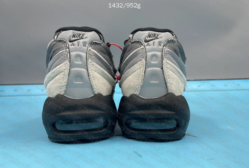 Air Max 95 X Comme Des Garçons 3