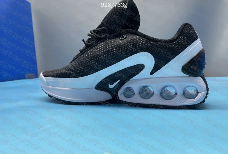 Air Max DN Black/White 3