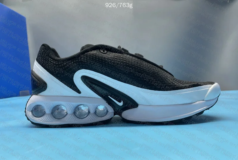 Air Max DN Black/White 5