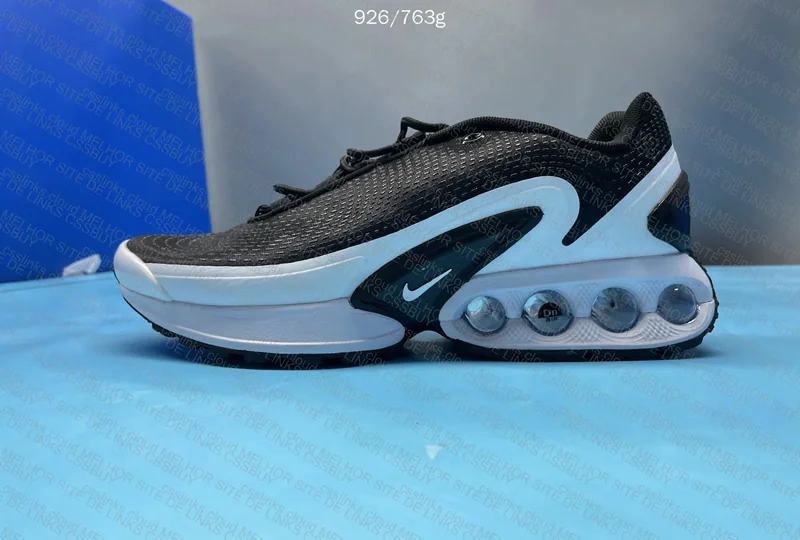 Air Max DN Black/White 6